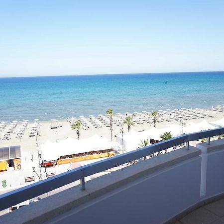 Lazuli Sea View Beachfront Ap 43 Larnaca Buitenkant foto