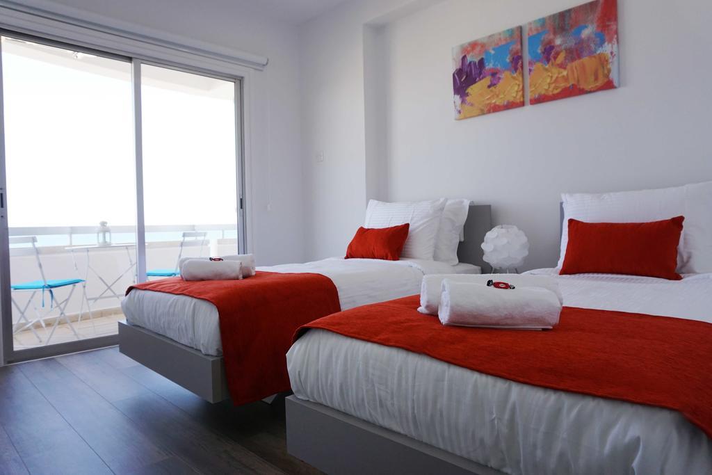 Lazuli Sea View Beachfront Ap 43 Larnaca Buitenkant foto